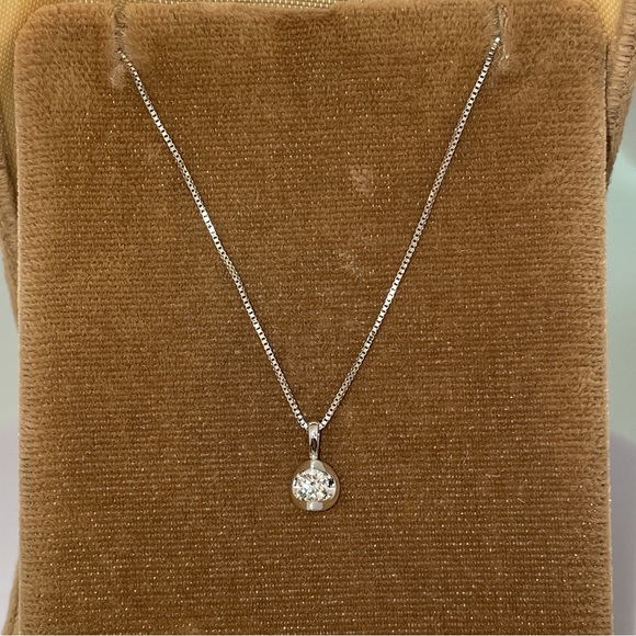 Solid 14K White Gold Natural Diamond Solitaire Pendant Box Link Chain Necklace - Picture 4 of 15